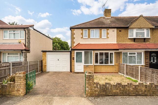 Grove Crescent, Feltham TW13 2 bed end of terrace house for sale