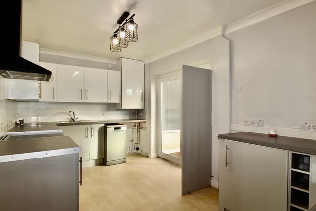 3 bed semi-detached house