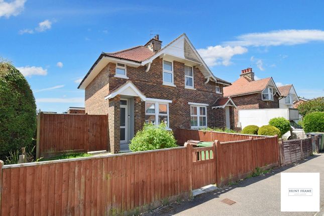 Roselands Avenue, Eastbourne BN22 2 bed semi