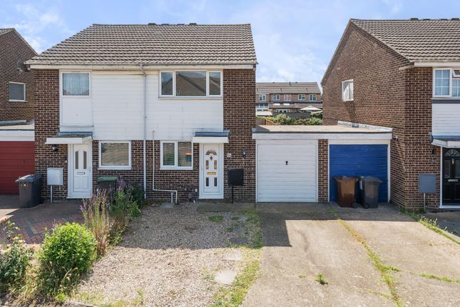 Auden Road, Larkfield, Aylesford 2 bed semi