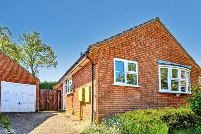 Wincanton Close, Alton, Hampshire, GU34 2 bed bungalow for sale