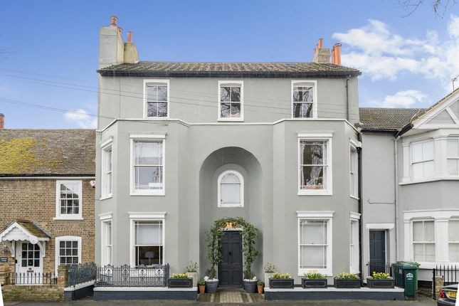 6 bedroom terraced house for sale