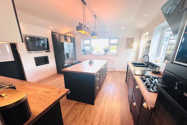 4 bedroom semi-detached house for sale
