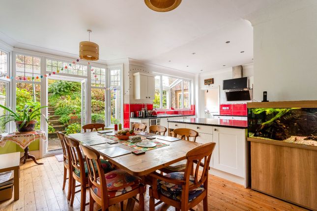 5 bedroom semi-detached house for sale