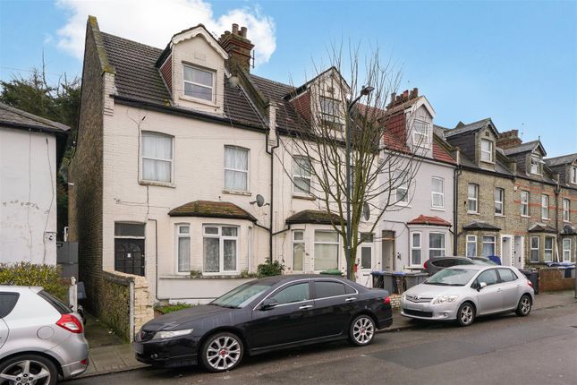 Peel Road, Wembley 2 bed flat for sale