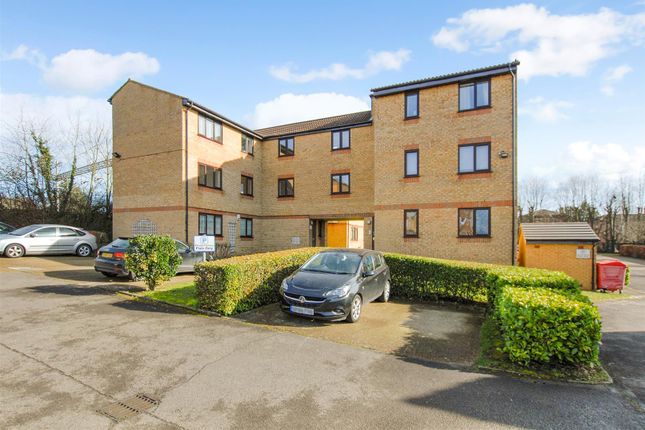 Walpole Road, Cippenham 2 bed flat for sale
