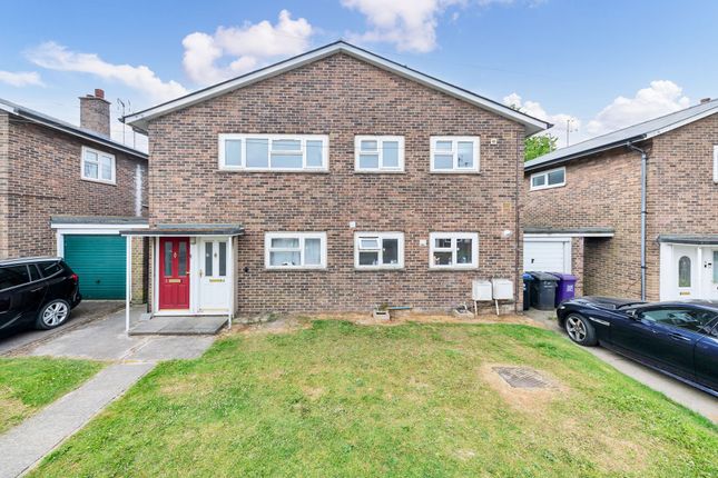 Field Crescent, Royston SG8 2 bed maisonette for sale