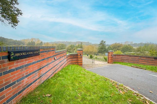2 bed detached bungalow