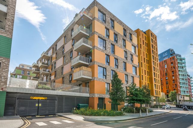 2 bed parking/garage