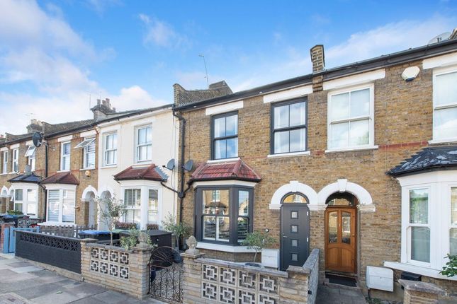Stanley Road, London N11 3 bed house for sale