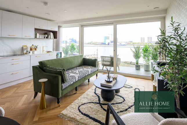 Woolwich, London SE18 1 bed flat for sale