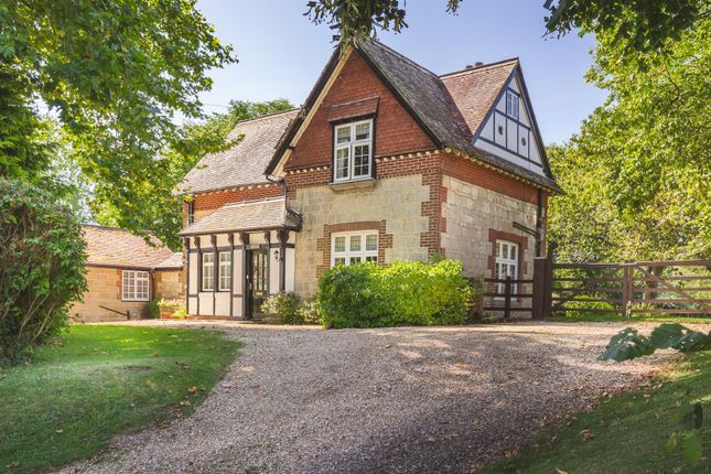Alverstone, Isle of Wight 4 bed detached house for sale