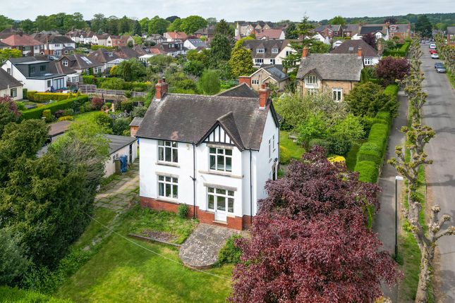 11 Linden Avenue, Chesterfield S40 4 bed detached house for sale