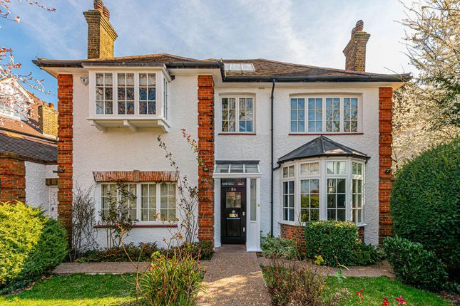 6 bedroom detached house for sale