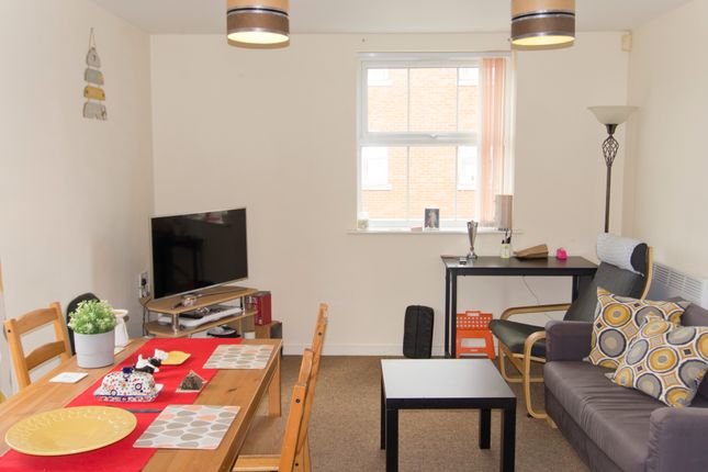 Brompton Road, Hamilton, Leicester, LE5 2 bed flat for sale