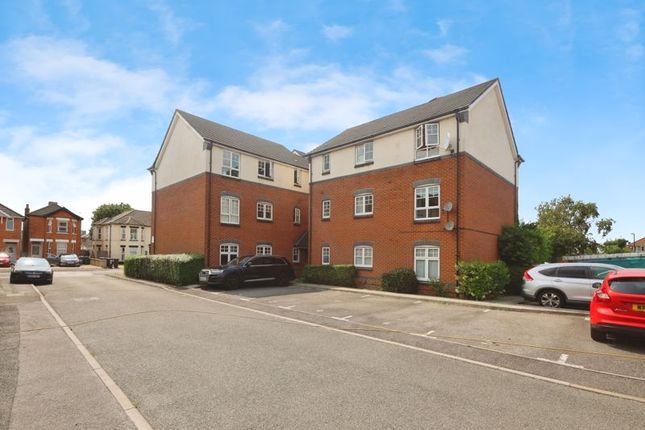 2 bedroom ground floor flat for sale