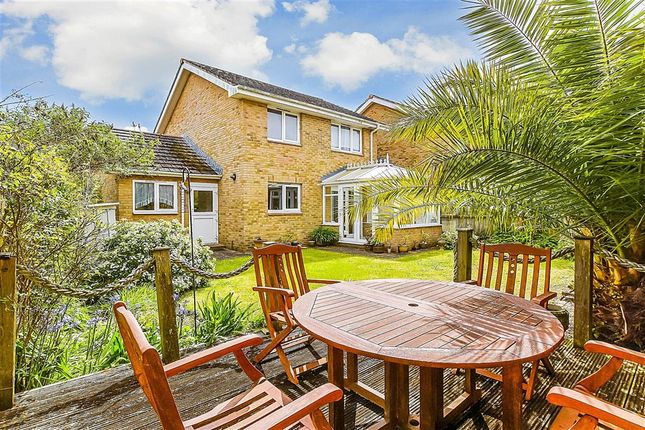3 bedroom link detached house for sale