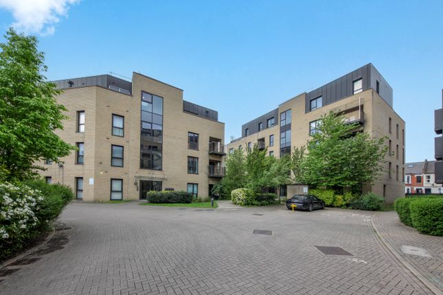 Newman Close, Willesden 2 bed apartment for sale