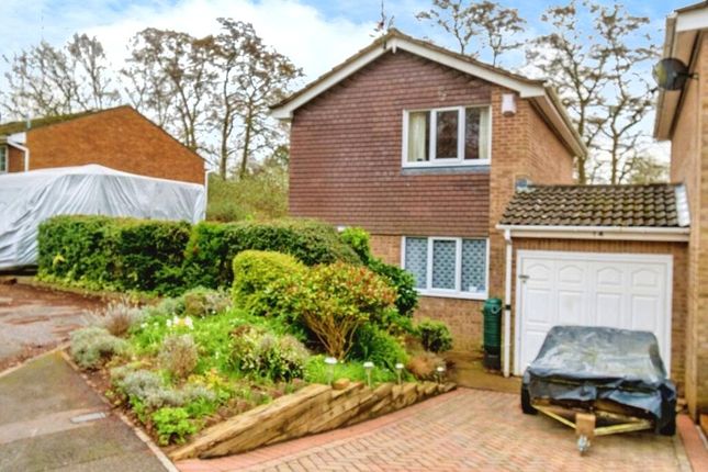 3 bedroom link detached house for sale