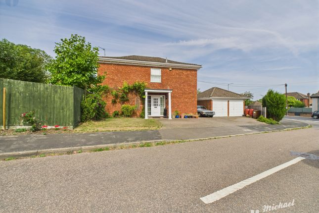 Barnett Way, Bierton, Aylesbury 4 bed detached house for sale