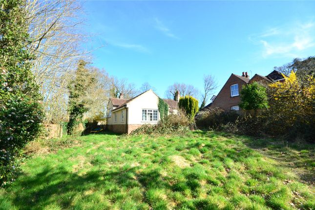 Blackberry Lane, Lingfield, Surrey, RH7 3 bed bungalow for sale