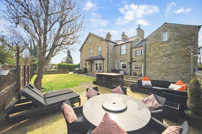 6 bedroom semi-detached house for sale