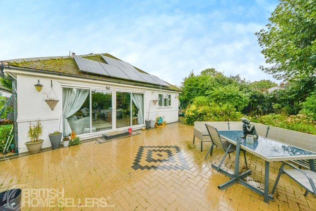 2 bedroom bungalow for sale
