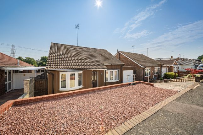 Istead Rise, Kent DA13 2 bed bungalow for sale