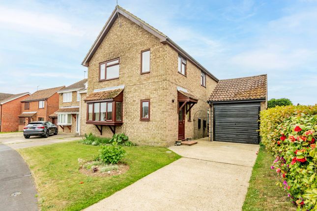 Field View Gardens, Beccles 4 bed detached house for sale