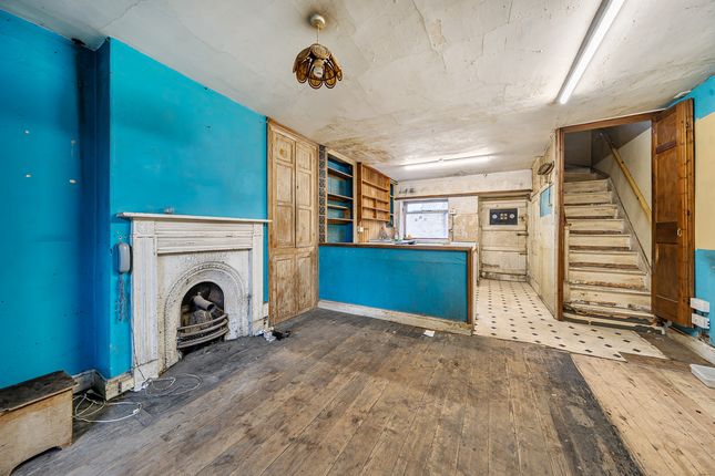Cainscross Road, Stroud, GL5 3 bed terraced house for sale