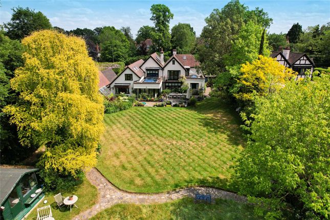 6 bedroom detached house for sale