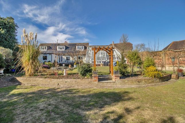 Gills Green, Hawkhurst, Kent, TN18 5ET 3 bed detached house for sale