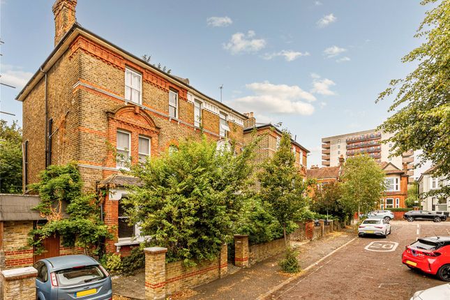 6 bed semi-detached house