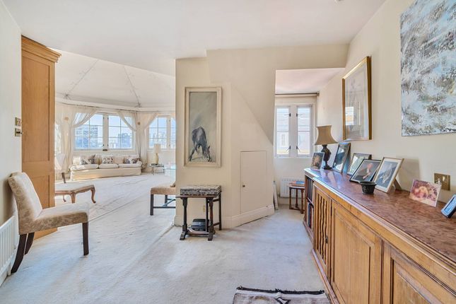 Grosvenor Road, Pimlico, London, SW1V 3 bed penthouse for sale