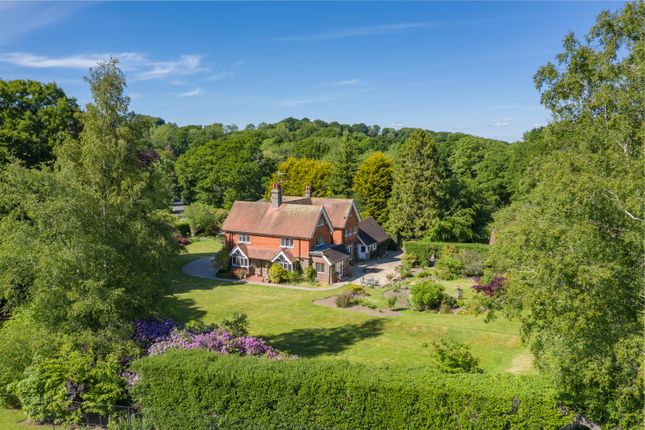 Holdfast Lane, Haslemere, Surrey, GU27 6 bed detached house for sale