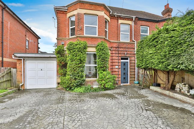 3 bedroom flat for sale