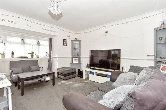 2 bed detached bungalow