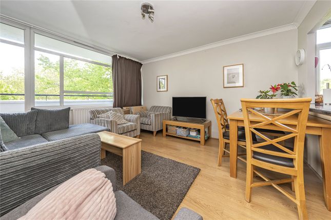 Bisley House, London, SW19 2 bed apartment for sale