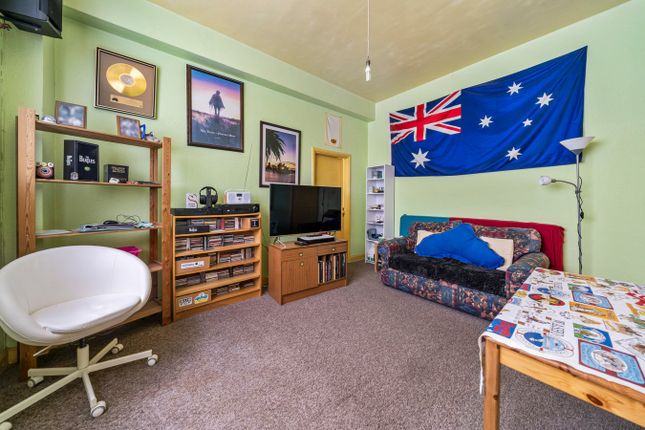 Kings Court, Hamlet Gardens... 1 bed flat for sale