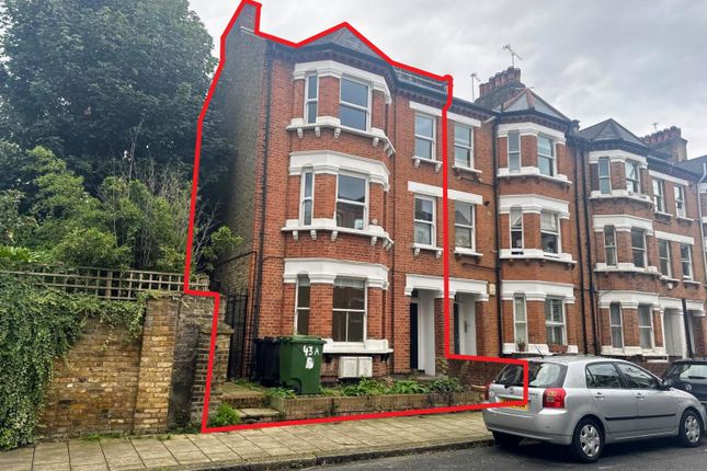 7 bedroom end of terrace house for sale