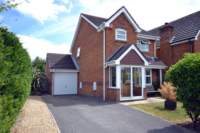 Vitre Gardens, Lymington, Hampshire... 3 bed detached house for sale