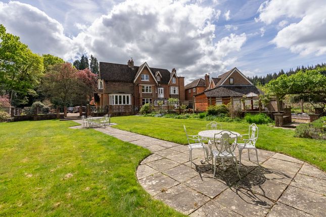 Redlands Bank House, Horsham Road... 6 bed semi