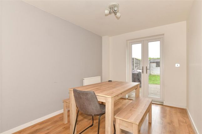 3 bed end terrace house