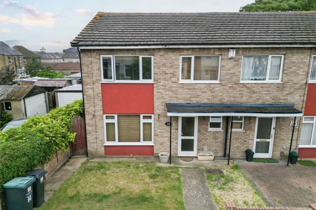 Sharland Road, Gravesend, Kent, DA12 4 bed semi