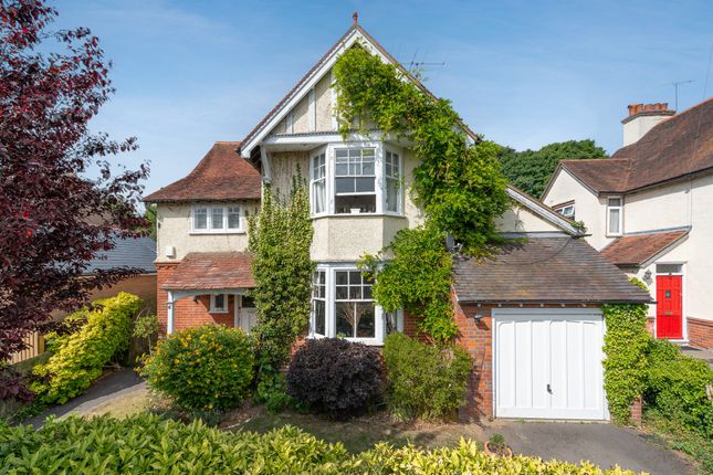 Clarendon Road, High Wycombe, HP13 7AR 3 bed detached house for sale