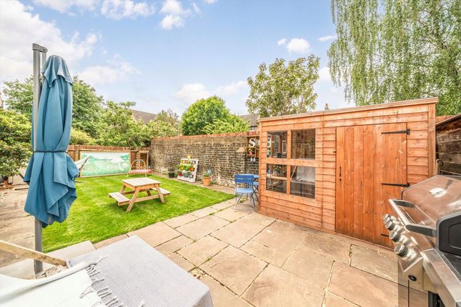 Russell Road, London SW19 2 bed maisonette for sale