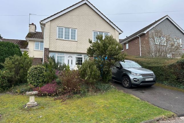 Grosvenor Avenue, Torquay, TQ2 7JX 3 bed semi