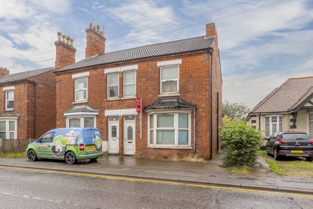 5 bedroom semi-detached house for sale