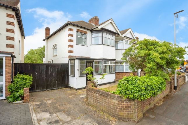 Deynecourt Gardens, London, E11 3 bed semi