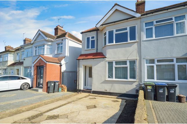 3 bed end terrace house